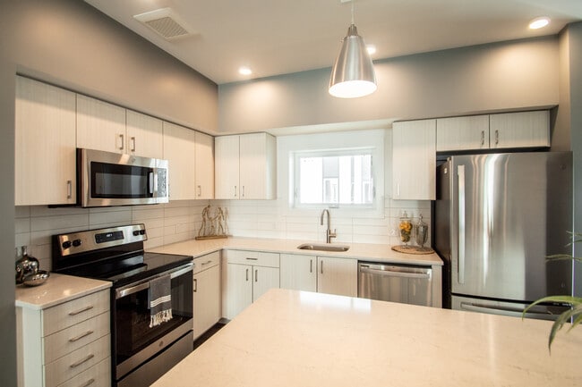 Kitchens with Stainless Steel Appliances