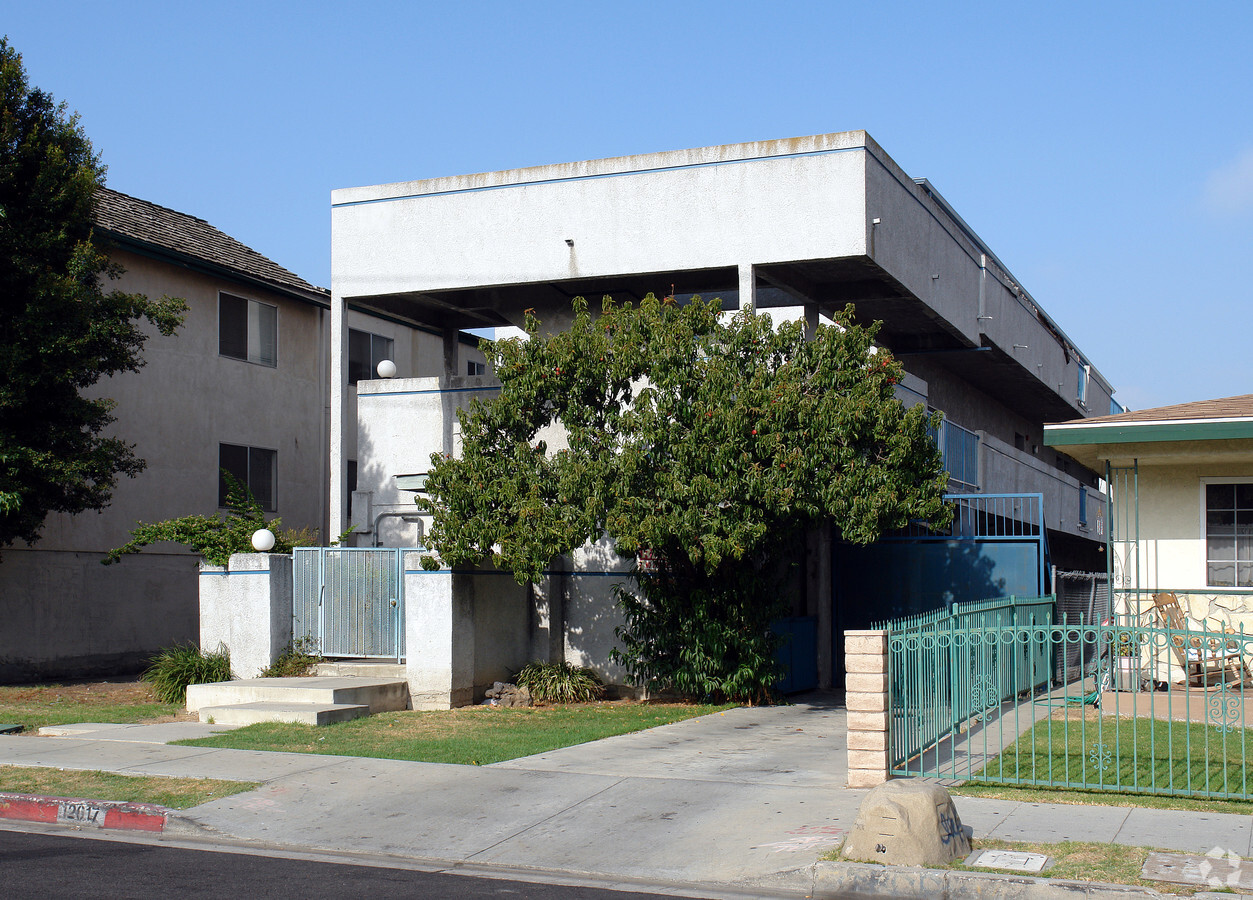 12617 Eucalyptus Ave. - 12617 Eucalyptus Ave. Apartments