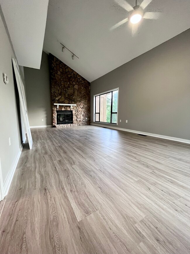 Great room - 10241 Hightower Ct
