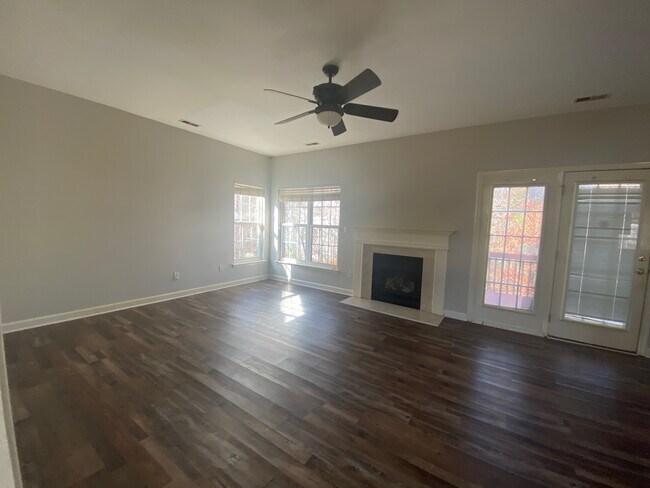 Photo - Room in House on Hampton Pl Dr