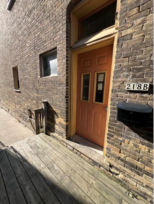 Photo - 218 E Main St Unit Upper