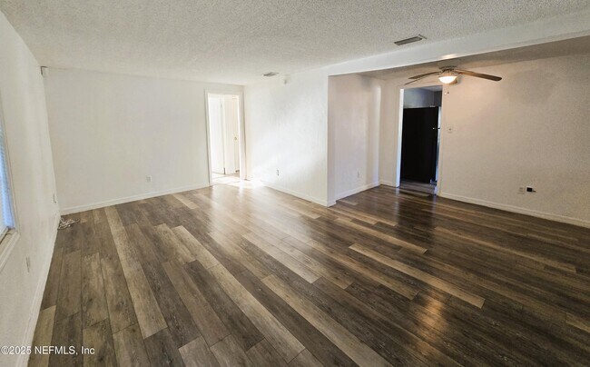 Photo - 9142 4th Ave