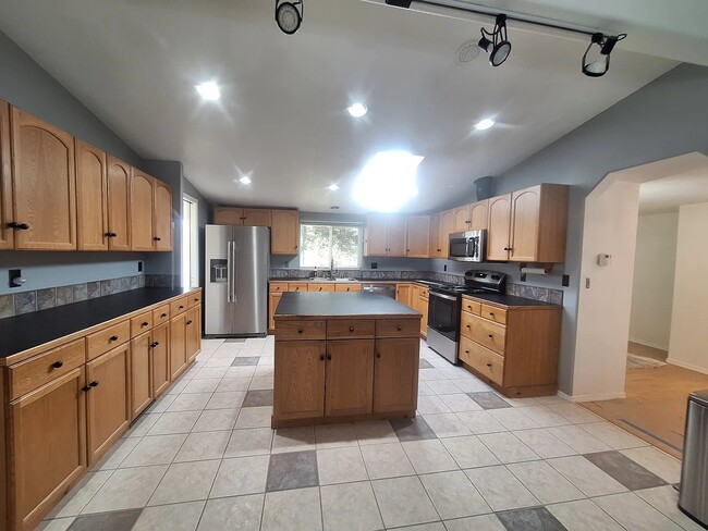 Photo - 6674 N Van Decar Rd SE