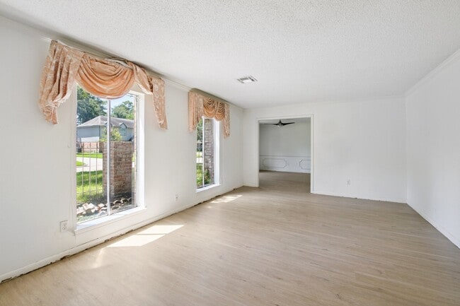 Photo - 5914 Havenwoods Dr