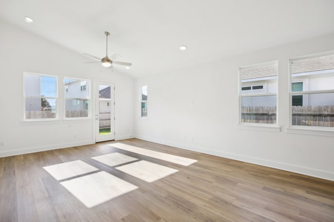 Photo - 1004 Yaupon Holly Dr