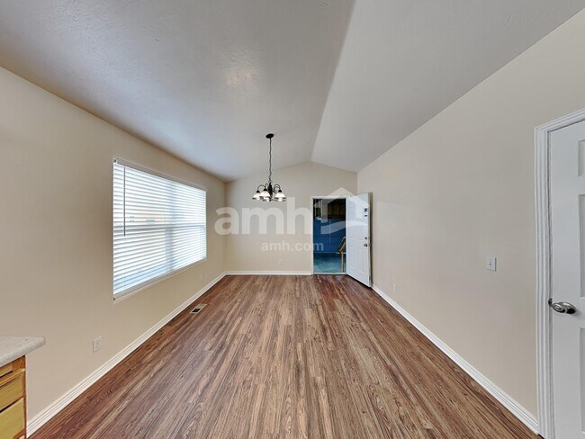 Photo - 1877 E Cedar Dr