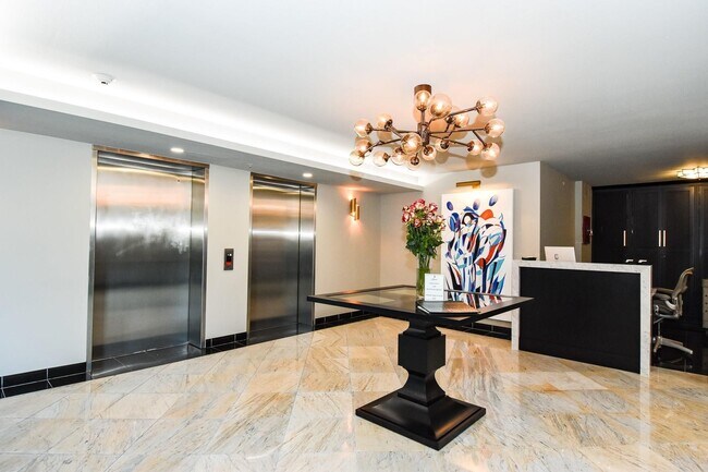 1005 S Shepherd Dr Unit 803