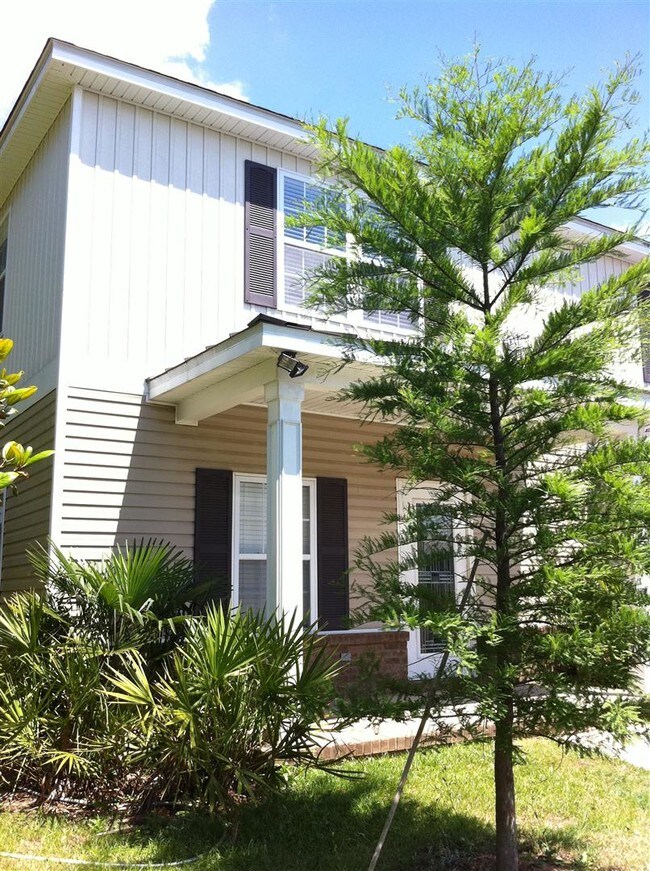 Photo - King Square On The Set