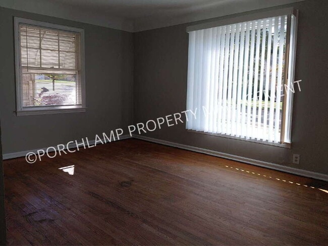 Photo - 1524 Edward Ave SE