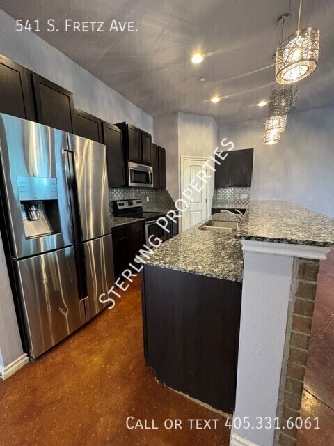 Photo - 541 S Fretz Ave