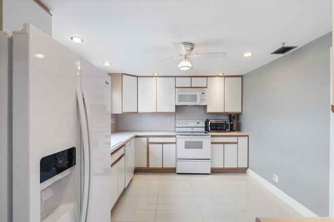 Photo - 3300 S Ocean Blvd Unit 617-c