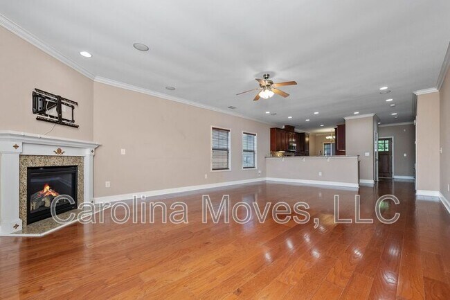Photo - 213 Bell Heather Ln