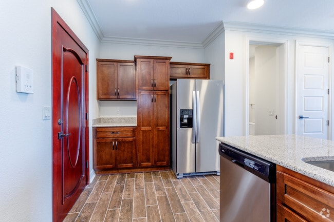 1BR, 1.5BA - Florence