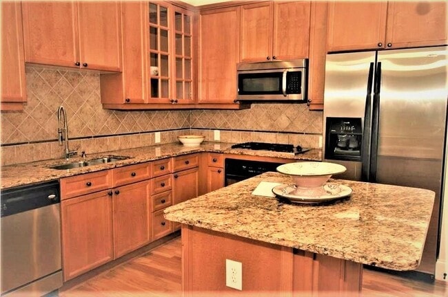 Photo - 11 Perimeter Center E Unit 1103
