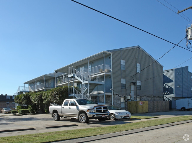 Photo - 2200 Pasadena Ave Apartments