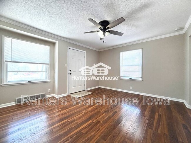 Photo - 1145 65th St