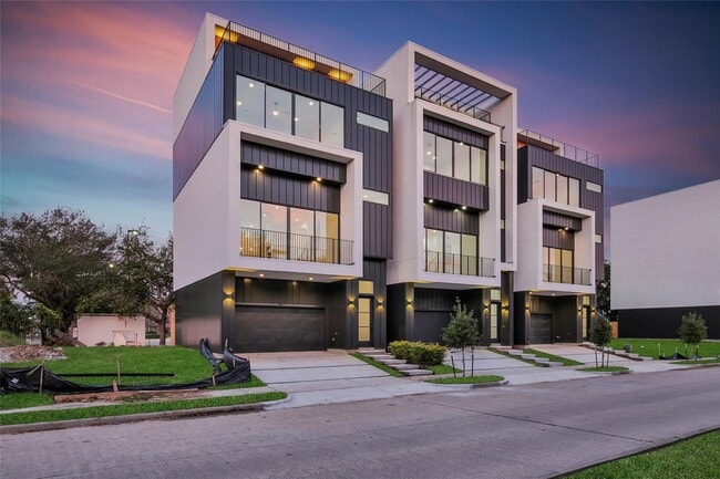 Photo - 709 Memorial Heights Dr