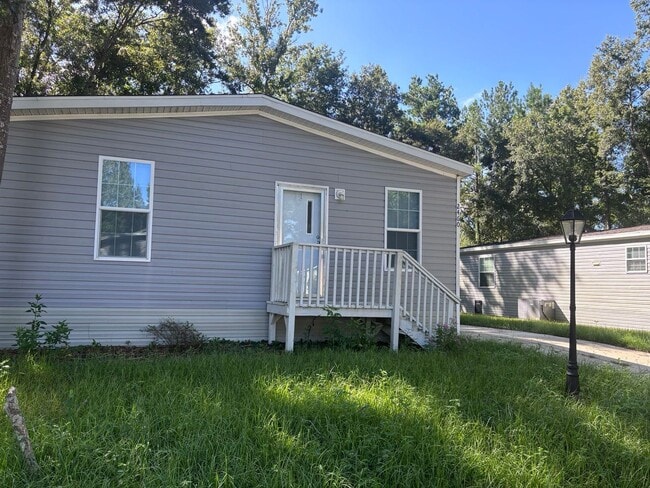 Building Photo - BEAUTIFUL +55 HOA COMMUNITY