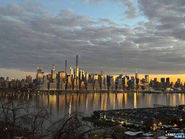 Building Photo - 7400 JFK Blvd E Unit 3C