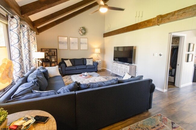 Photo - 5143 Venice Ave