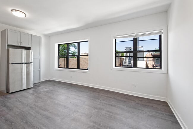 Photo - 3058 W Cortland St Unit 103