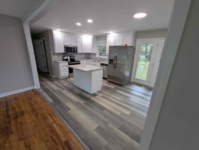 Photo - 310 Sunset St SW