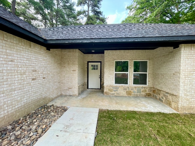 Photo - 17562 Highland Cir