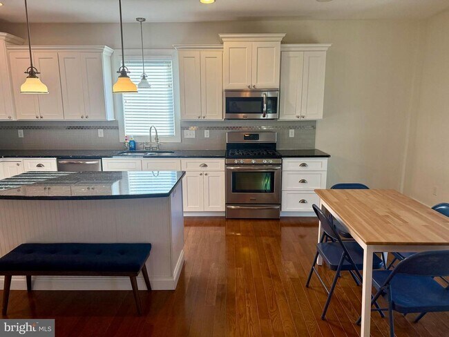 Photo - 61 Baybreeze Dr