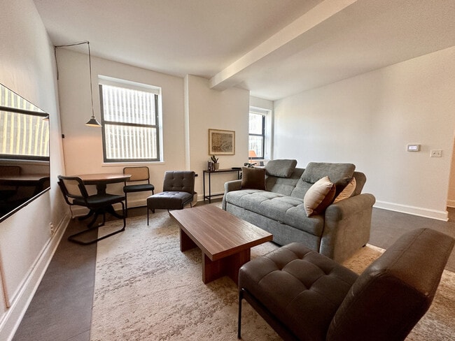 Photo - 758 N Broadway Unidad ID1379069P