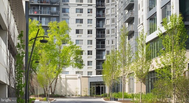 Building Photo - 450 N 18th St Unit 0B-1604 Rental