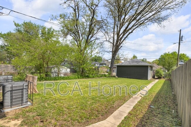 Photo - 1113 N Oxford St