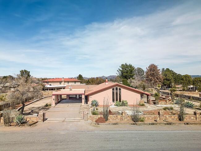 Building Photo - 6621 Vista Hermosa