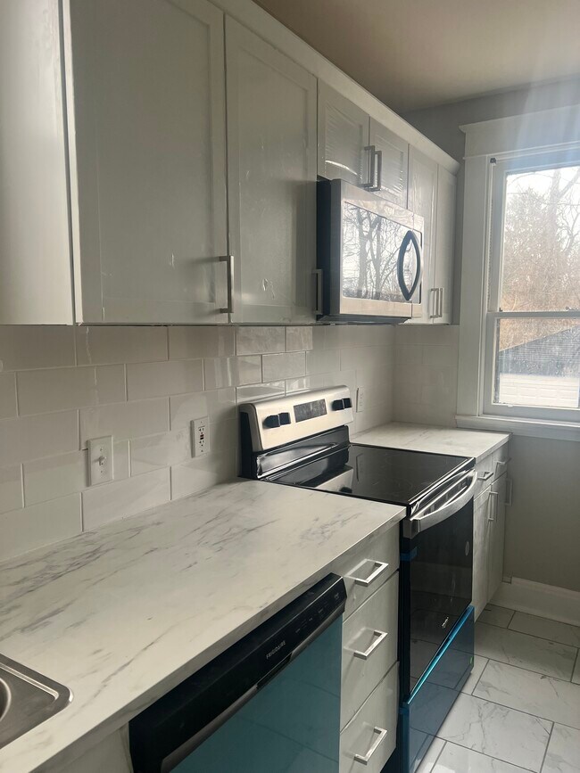 Photo - 3825 Zinsle Ave