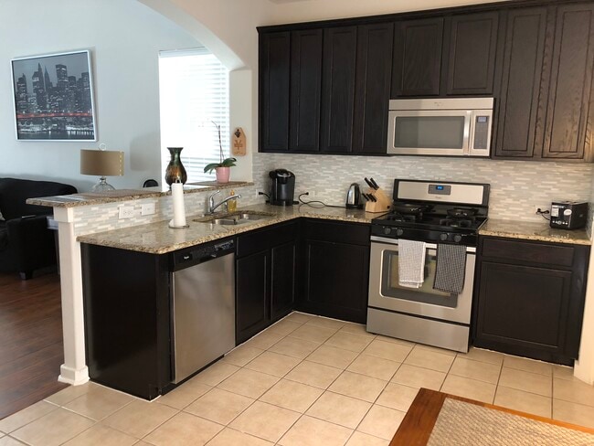 Building Photo - 2001 Faro Dr Unit 31D