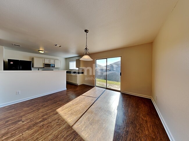 Photo - 2040 Bliss Rd