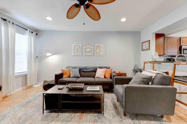 Building Photo - 3601 Menchaca Rd Unit 107