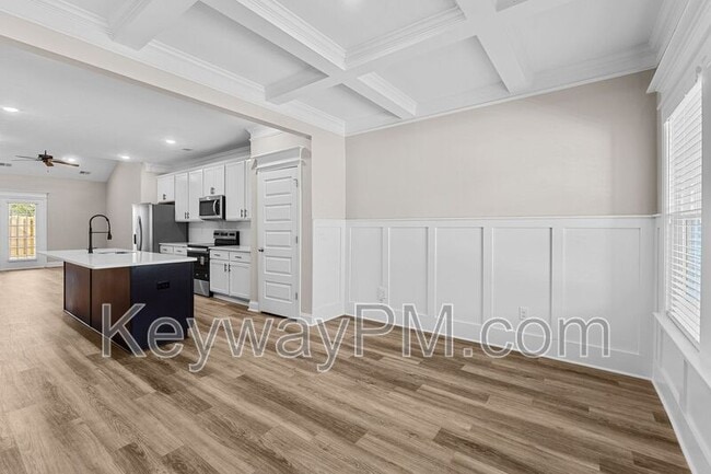 Photo - 2051 Denmark Ave SE