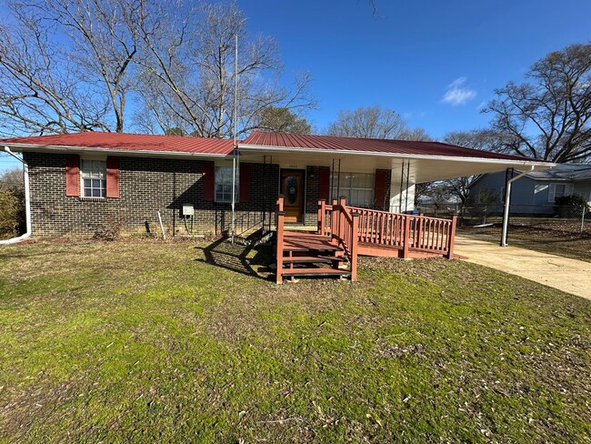 Photo - 1405 Circle Dr
