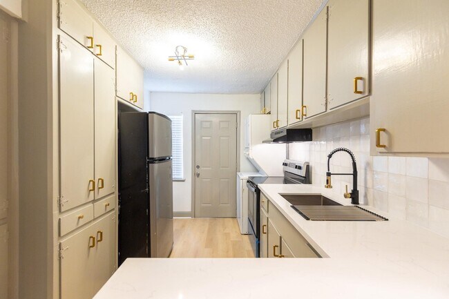 11603 Chimney Rock Rd Unit 4