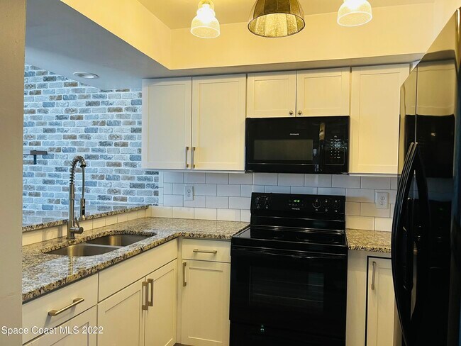 Photo - 3005 Sir Hamilton Cir Unidad 14