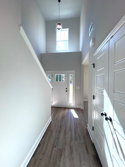 Photo - 409 ELWICK Pl