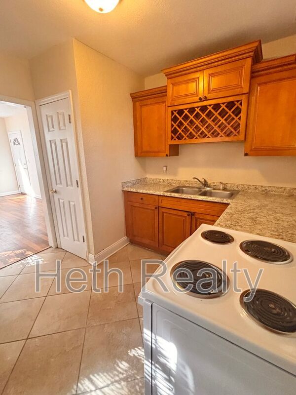 Photo - 3233 Post St