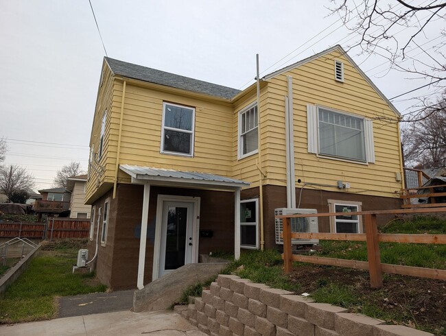 Photo - NW 9th &amp; Furnish Duplex Unidad 421 NW 9th St