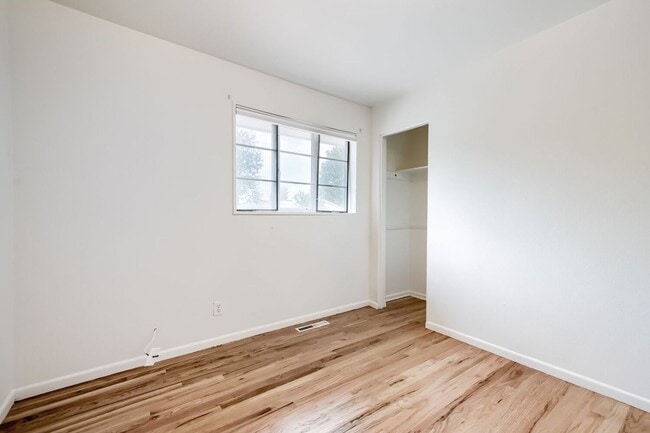 Photo - 120 S 42nd St