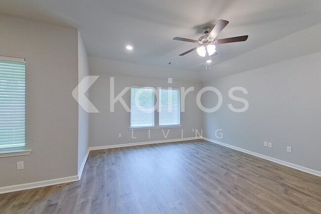 Photo - 108 Yardley Ct