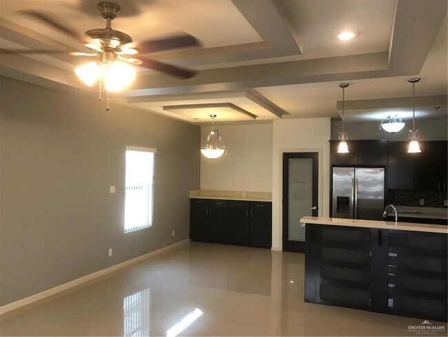 1304 E Daffodil Ave Unit D