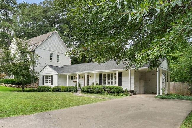Photo - 2151 Radcliffe Dr NW