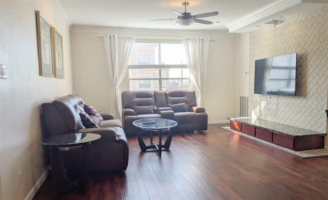 Building Photo - 6611 W Sam Houston Pkwy S Unit 2G