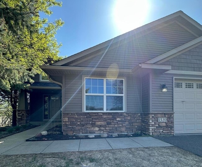 Photo - 1539 Hydram Ave N