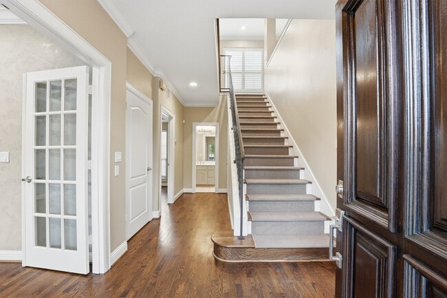 Photo - 5523 Crooms St